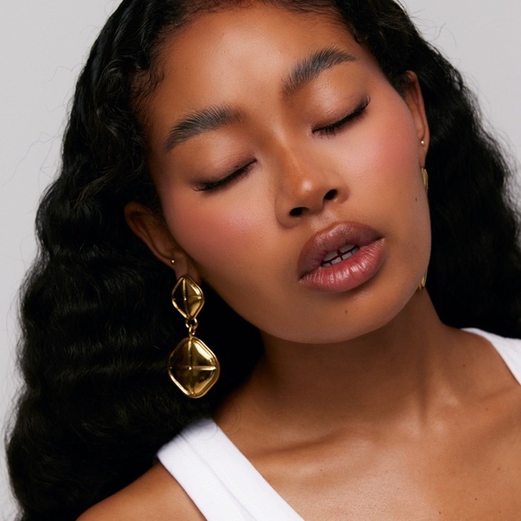 Heaven Mayhem Alma Gold Earrings - Picture 2 of 4